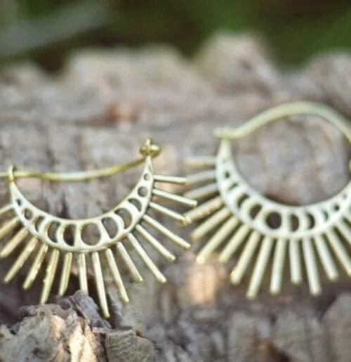 mond-schmuck-yoga-symbole-hippiestyle-scaled-768x515