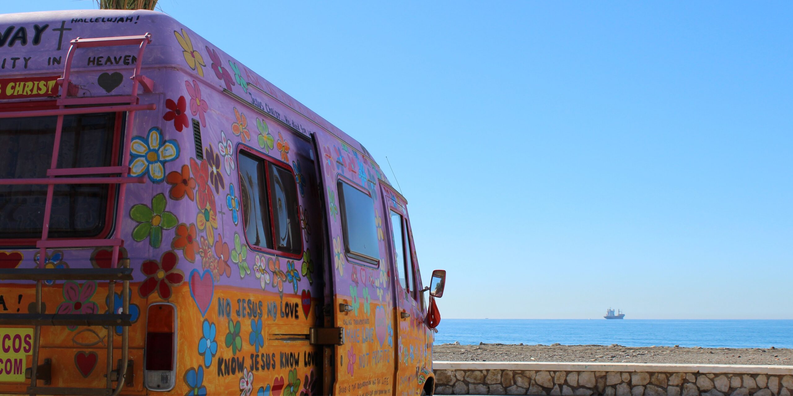 hippie-van-bunt-am-meer